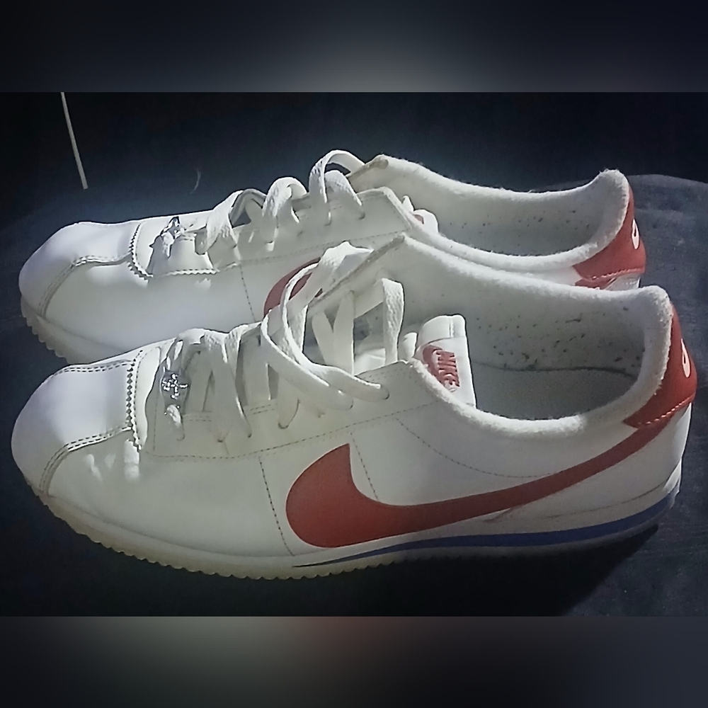Nike White and Red Athletic Shoes - Picture 4 of 8